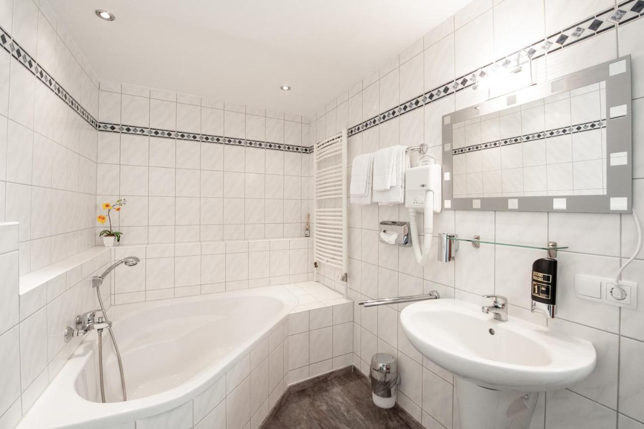 באכאראך Hotel Bluechertal מראה חיצוני תמונה