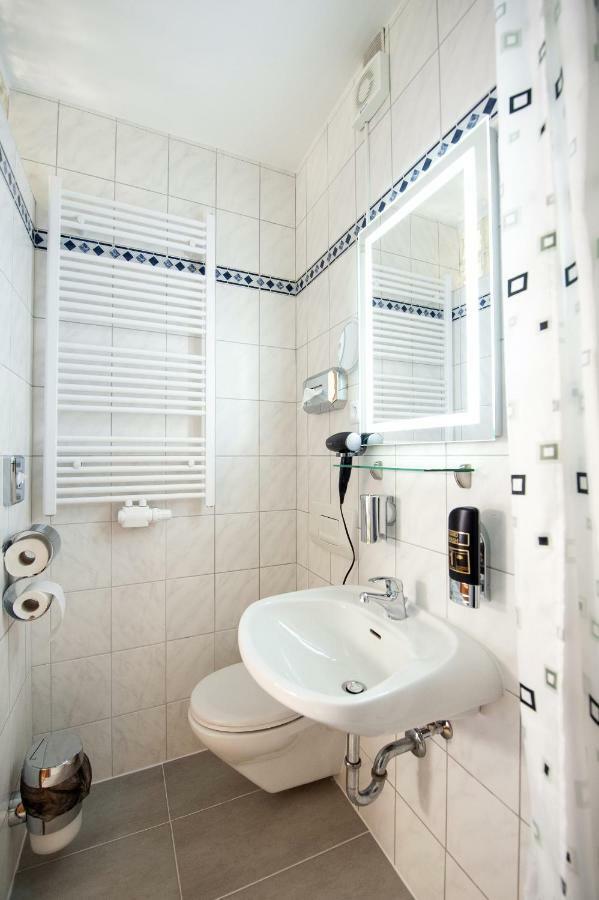 באכאראך Hotel Bluechertal מראה חיצוני תמונה